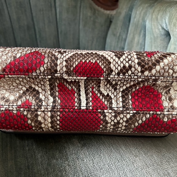 *RARE* Louis Vuitton Twist MM Purse in Red Python - Picture 5 of 16